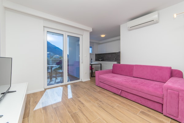 Altiora Prestige Residence 105: Zeezicht appartement op 100m van strand in Gradac - thumbnail 1