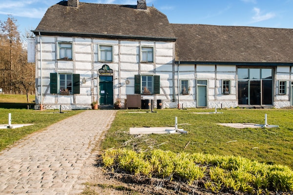 15-persoons vakantiehuis met haard en tuin in Awenne - thumbnail 5