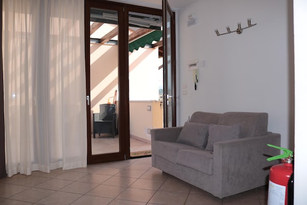 Vakantiehuis op 550 m van het meer in het centrum van Lazise - thumbnail 4