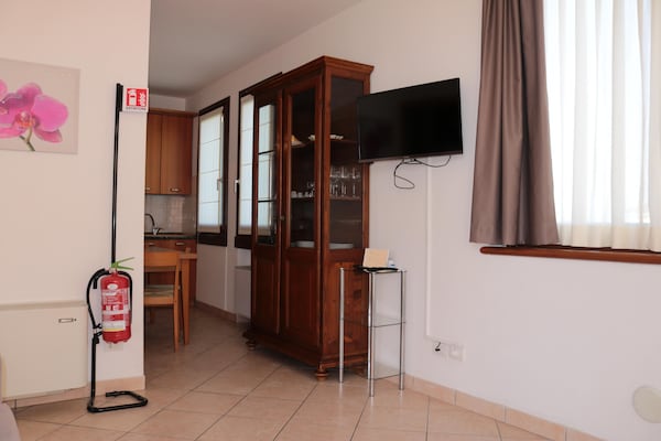 Vakantiehuis op 550 m van het meer in het centrum van Lazise - thumbnail 5