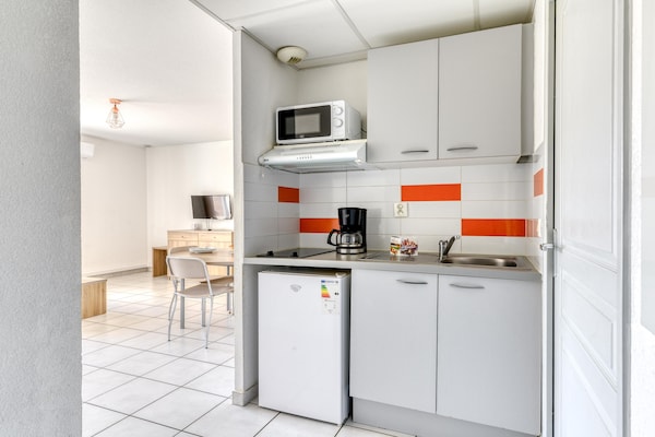 Knus appartement in Le Grau-du-Roi met zwembadzicht, vlakbij Port Camargue - thumbnail 5