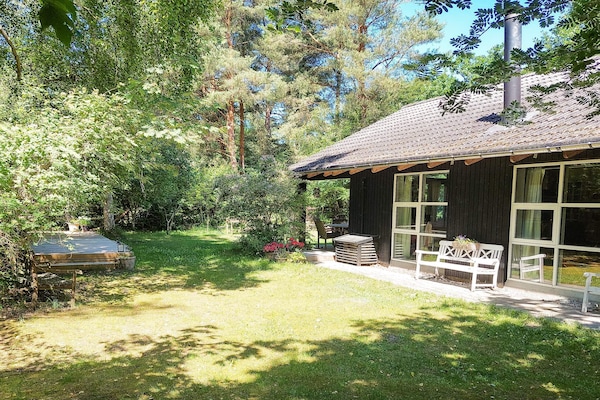 8-persoons vakantiehuis in Frederiksværk op 750m van zee - thumbnail 1