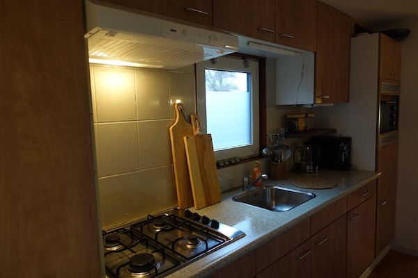 Knus chalet met besloten tuin tegenover vakantiepark Rheezerveen - thumbnail 3