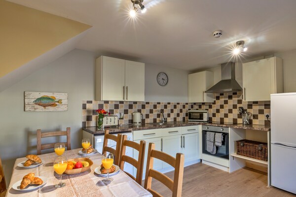 Trimstone Manor - Paddock Cottage - thumbnail 3