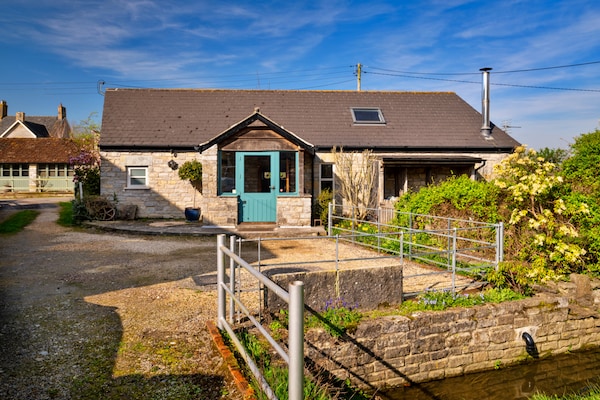 Mill Barn By The Stream - Dorset