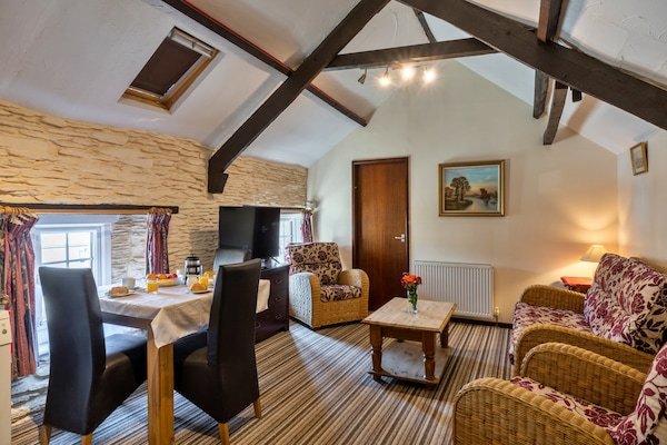 Trimstone Manor - Mill Apartment - thumbnail 3
