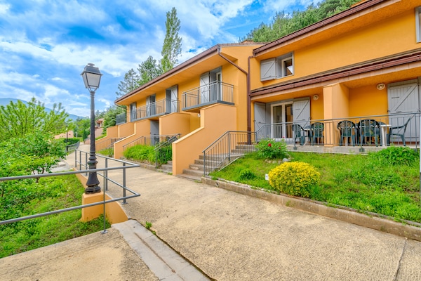 Ruim 4-kamerappartement voor 7 personen aan de rivier in Guillaumes - thumbnail 1