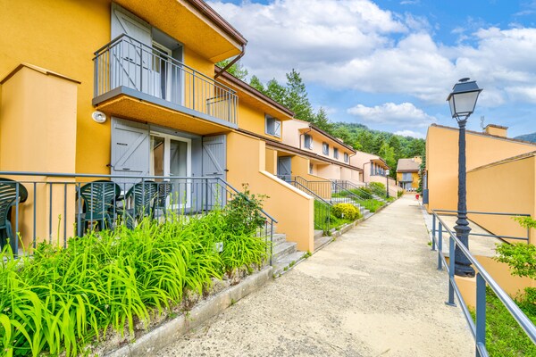 Ruim triplex appartement voor 8 personen bij de rivier in Guillaumes - thumbnail 6