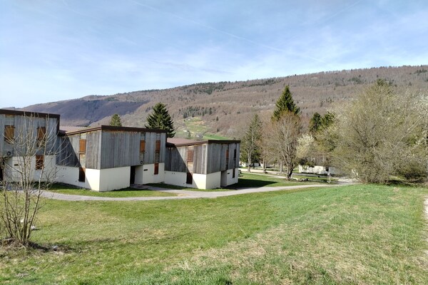 Knus appartement voor 7 in Lélex, 300m van centrum en vlakbij de pistes - thumbnail 4