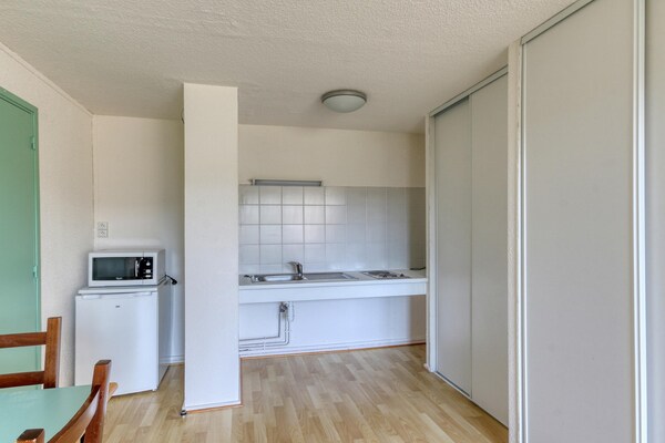 Toegankelijk appartement aan het meer van Fades-Besserves met zwembad - thumbnail 4