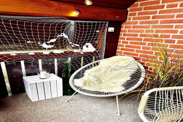 Licht appartement met balkon nabij haven Lemkenhafen, 5 km van strand - thumbnail 4