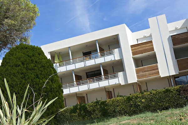 Licht appartement met uitzicht op de jachthaven in Mandelieu-la-Napoule - thumbnail 6