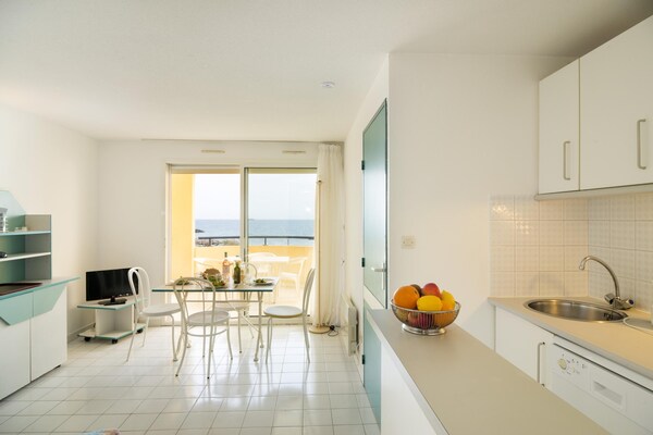 Appartement 50m van strand met zwembad en privéparking in Cap d'Agde - thumbnail 3