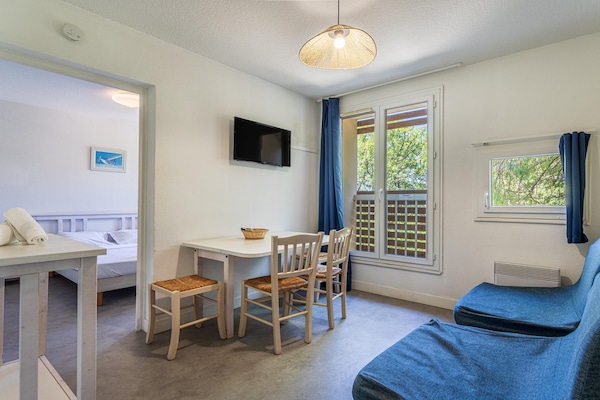 Licht appartement met zwembad in La Londe les Maures - thumbnail 3