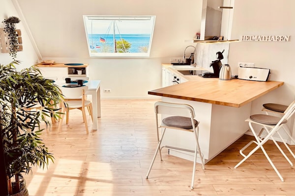 4-persoons appartement aan zee in Orth - Ferienwohnung meerBlick - thumbnail 2