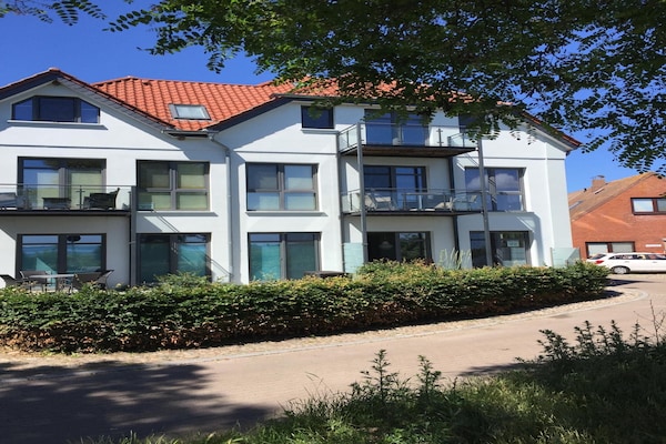 4-persoons appartement aan zee in Orth - thumbnail 1