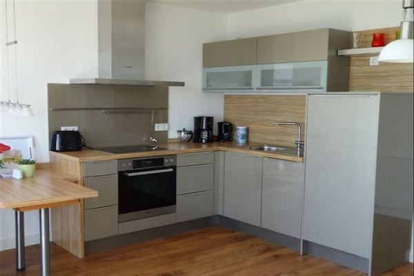 Aan zee: Modern appartement met zeezicht in Orth - thumbnail 3