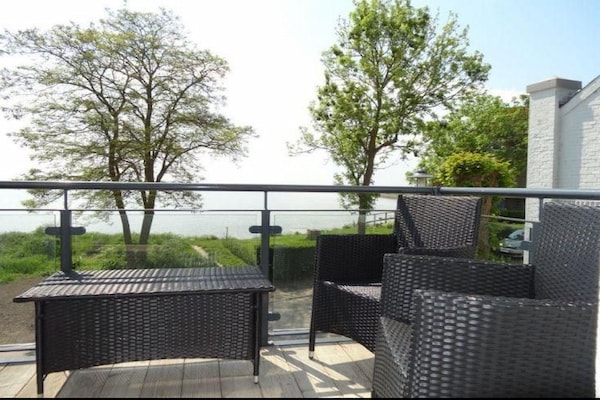 Aan zee: Modern appartement met zeezicht in Orth - thumbnail 4