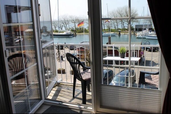 Comfortabel appartement met uitzicht op jachthaven in Orth, 5 km van het strand - thumbnail 3