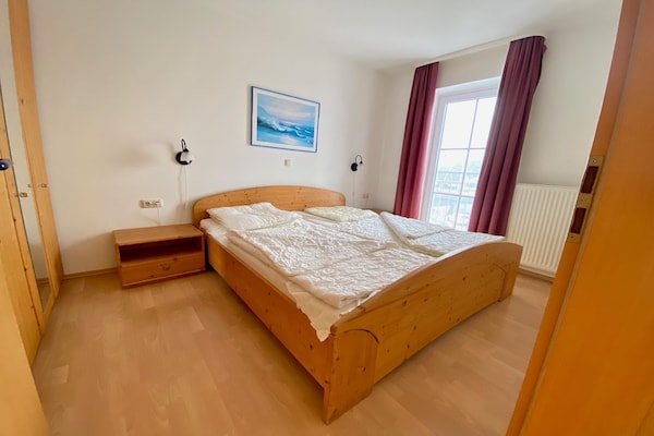 Aan zee: Licht appartement met uitzicht op jachthaven Orth - thumbnail 6