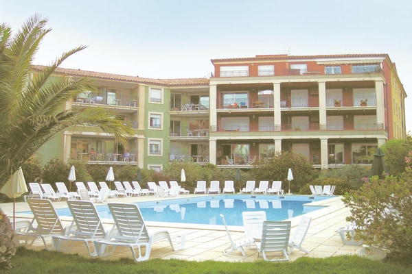 Licht appartement op 150m van het strand met zwembad in Sainte-Maxime - thumbnail 1