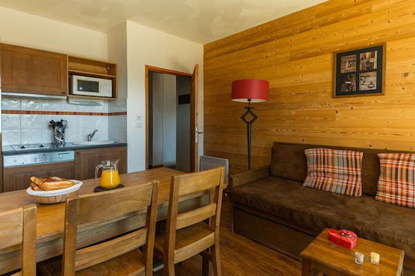Ruim appartement voor 8 op de bergflank in Saint-Lary-Soulan met zwembad - thumbnail 6