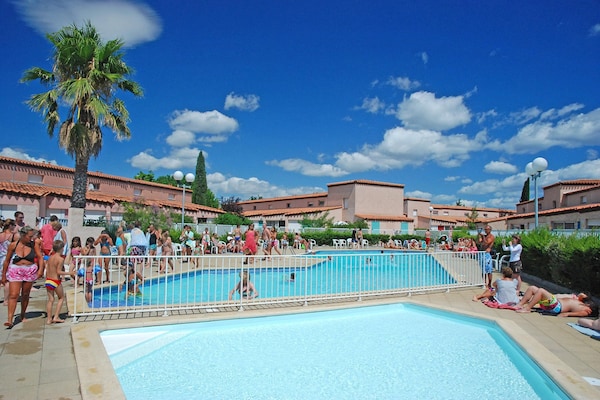 Les Jardins de Neptune 2 bedroom terraced apt sleeps 6 OTA - thumbnail 5