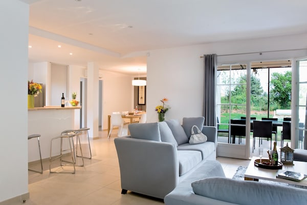 Vrijstaande villa met privézwembad voor 8 personen in Saint-Saturnin-lès-Apt - thumbnail 2