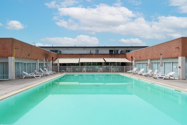 Ruim appartement voor 6 aan de Gaillac wijngaarden met zwembad - thumbnail 1