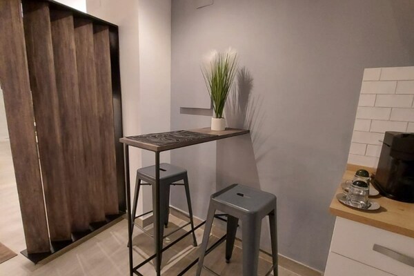Luxe studio met jacuzzi op 1,3 km van het strand in Alicante - thumbnail 5
