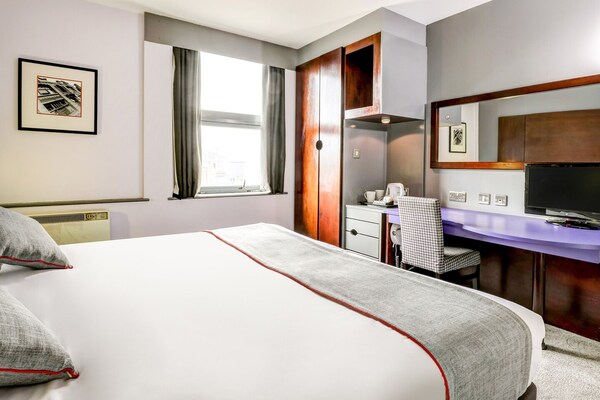 Superior Double King room aan de rivier in Sheffield - thumbnail 6