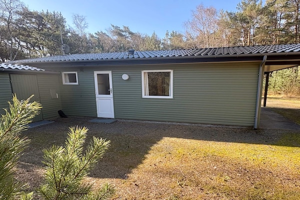 Vrijstaand vakantiehuis aan de golfbaan bij Aakirkeby, 250m van strand - thumbnail 5