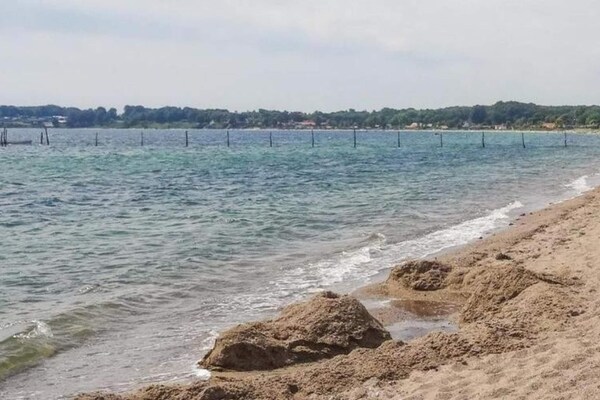 Vrijstaand vakantiehuis aan de golfbaan, op 180 meter van het strand - thumbnail 2
