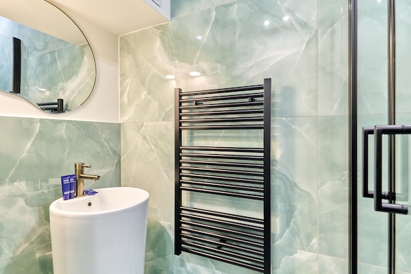 Elegant 2-slaapkamer appartement in hartje Parijs, vlakbij Sacré-Cœur - thumbnail 5