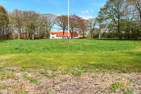 Vrijstaand vakantiehuis aan de golfbaan in Ølgod, Denemarken - thumbnail 1
