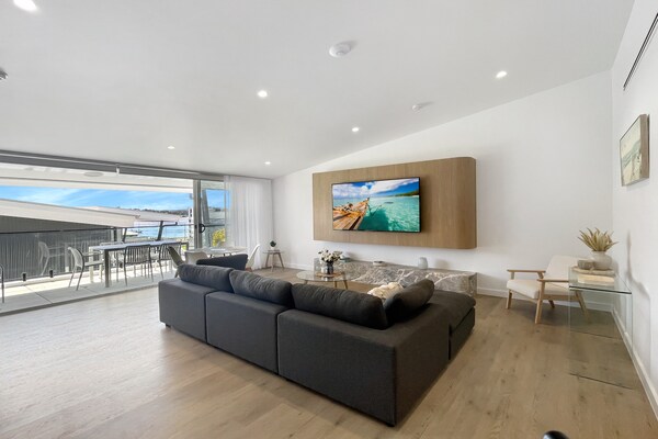Ruim appartement met waterzicht in het hart van Batemans Bay - thumbnail 2
