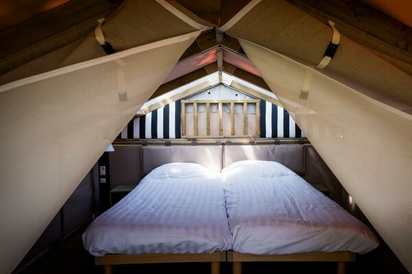 4-persoons vakantiehuis met 2 slaapkamers in rustige omgeving - thumbnail 2