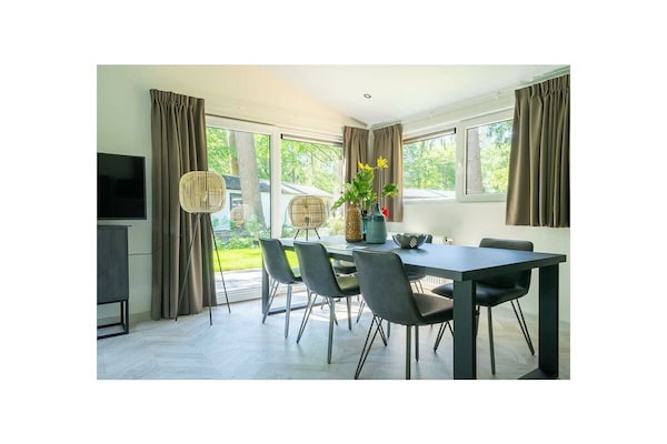 Ruim vakantiehuis voor 6 in Utrecht met omheinde tuin - thumbnail 2