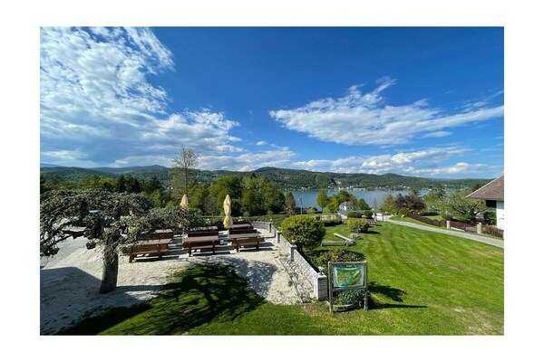 Comfortabel vakantiehuis met uitzicht in Schiefling Am See - thumbnail 2