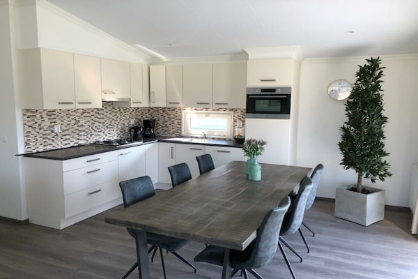 Gelijkvloers 6-persoons chalet in Mol met gratis wifi - thumbnail 3