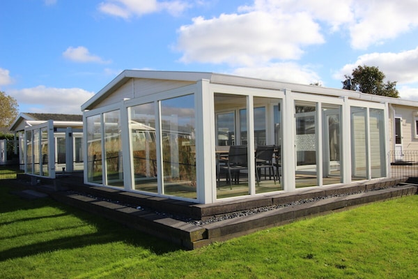 Ruim vakantiehuis in Zeeland voor 6 personen met hond - thumbnail 1