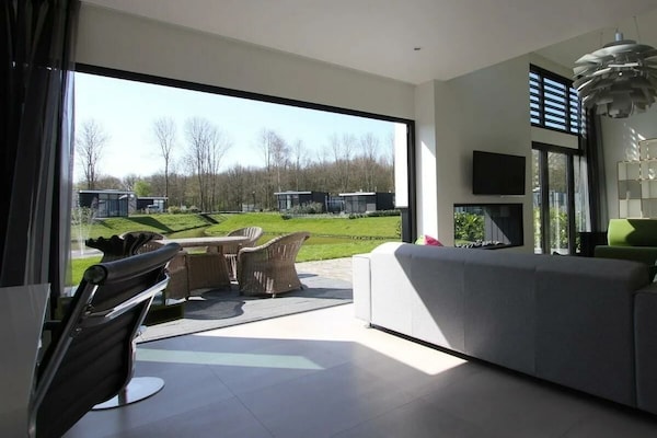 Cube Elite 4: Luxe vrijstaand vakantiehuis voor 4 personen in Halfweg - thumbnail 4