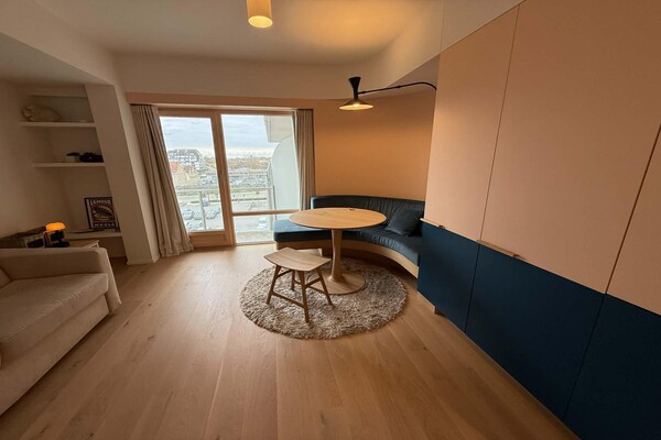 Knus appartement met zeezicht en balkon direct aan de Zeedijk in Oostduinkerke - thumbnail 5