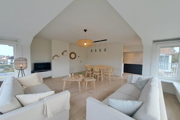 Licht appartement met 2 terrassen, tussen strand en centrum van Oostduinkerke - thumbnail 6