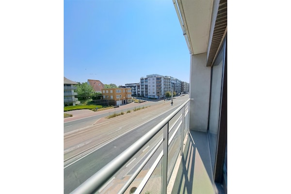 4-persoons studio met balkon in hartje Oostduinkerke-Bad - thumbnail 6