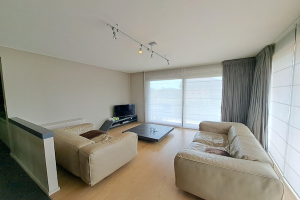 Ruim appartement met zonnig terras en garage op loopafstand van strand - thumbnail 2