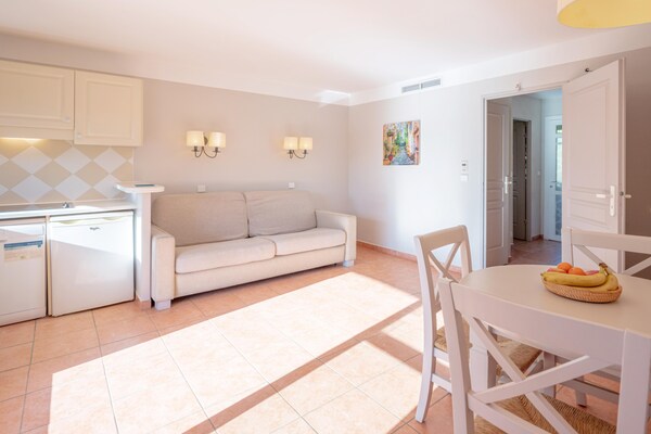 Licht vakantiehuis in Mandelieu nabij Cannes voor 4 personen - thumbnail 1