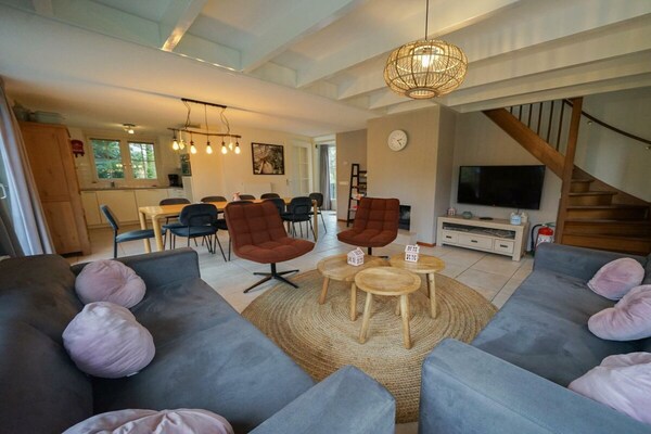 Ruime villa in Beekbergen voor 10 personen met grote tuin - thumbnail 5