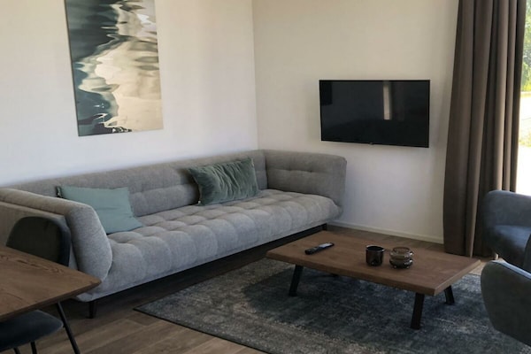 Moderne vrijstaande bungalow voor 4 personen met zonneterras in Enkhuizen - thumbnail 3