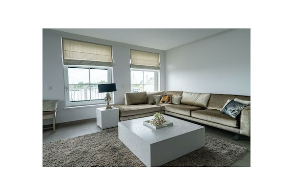 Luxe appartement aan het water in Uitdam met 3 slaapkamers en veranda - thumbnail 2